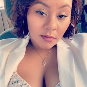 Meet your Posher, Charelle